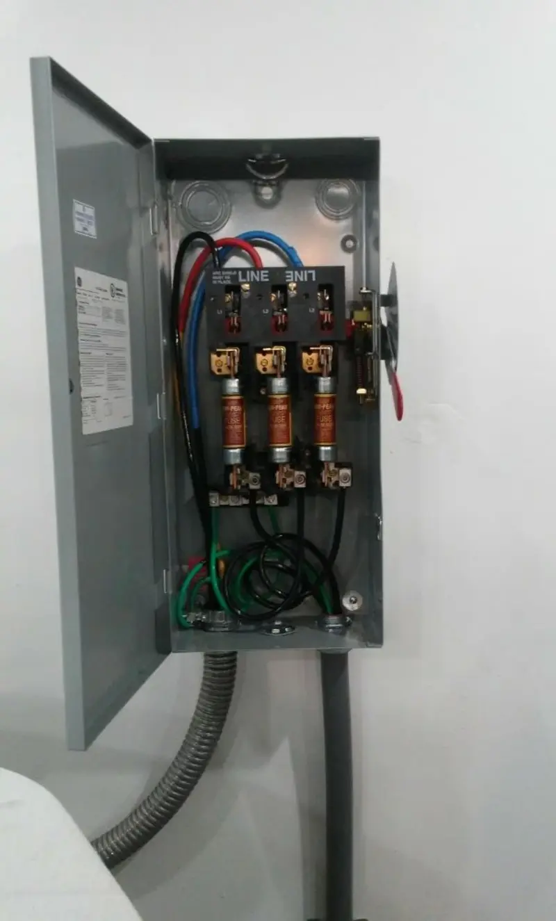 Three-phase disconnect switch installed for Smoke Detector Installation in Midway South